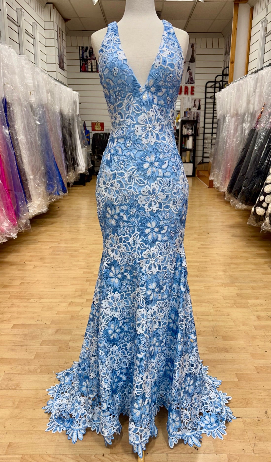 7955 – Jasz Couture