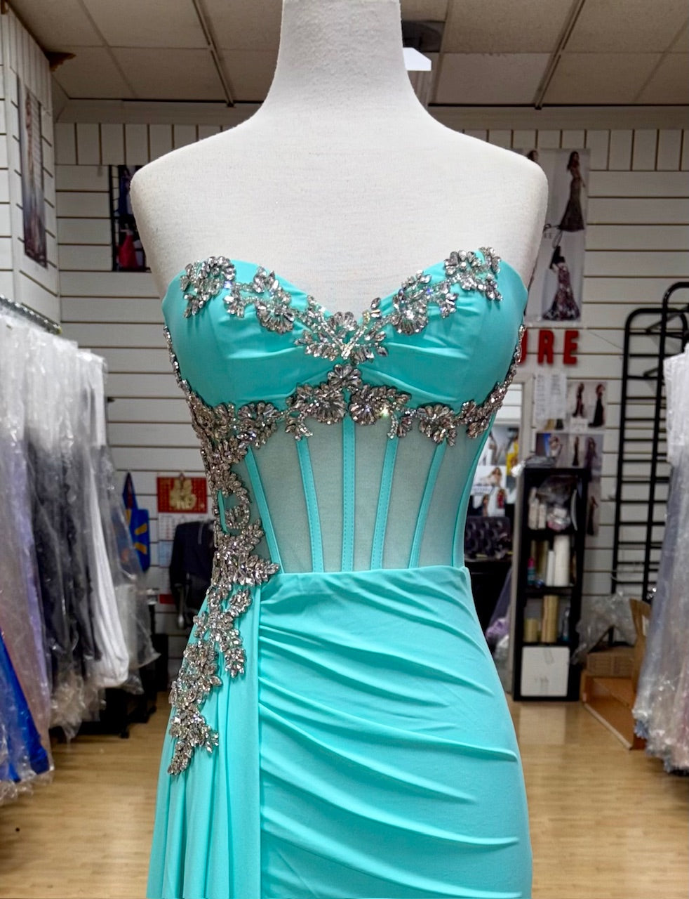 7982 – Jasz Couture